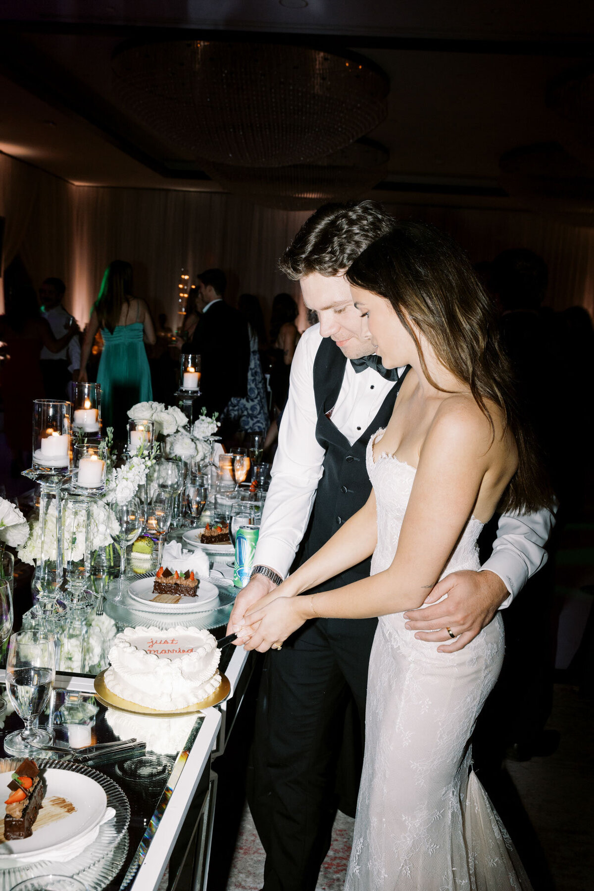 Hotel-X-Wedding_Toronto-Wedding-Editorial-Photographer0099