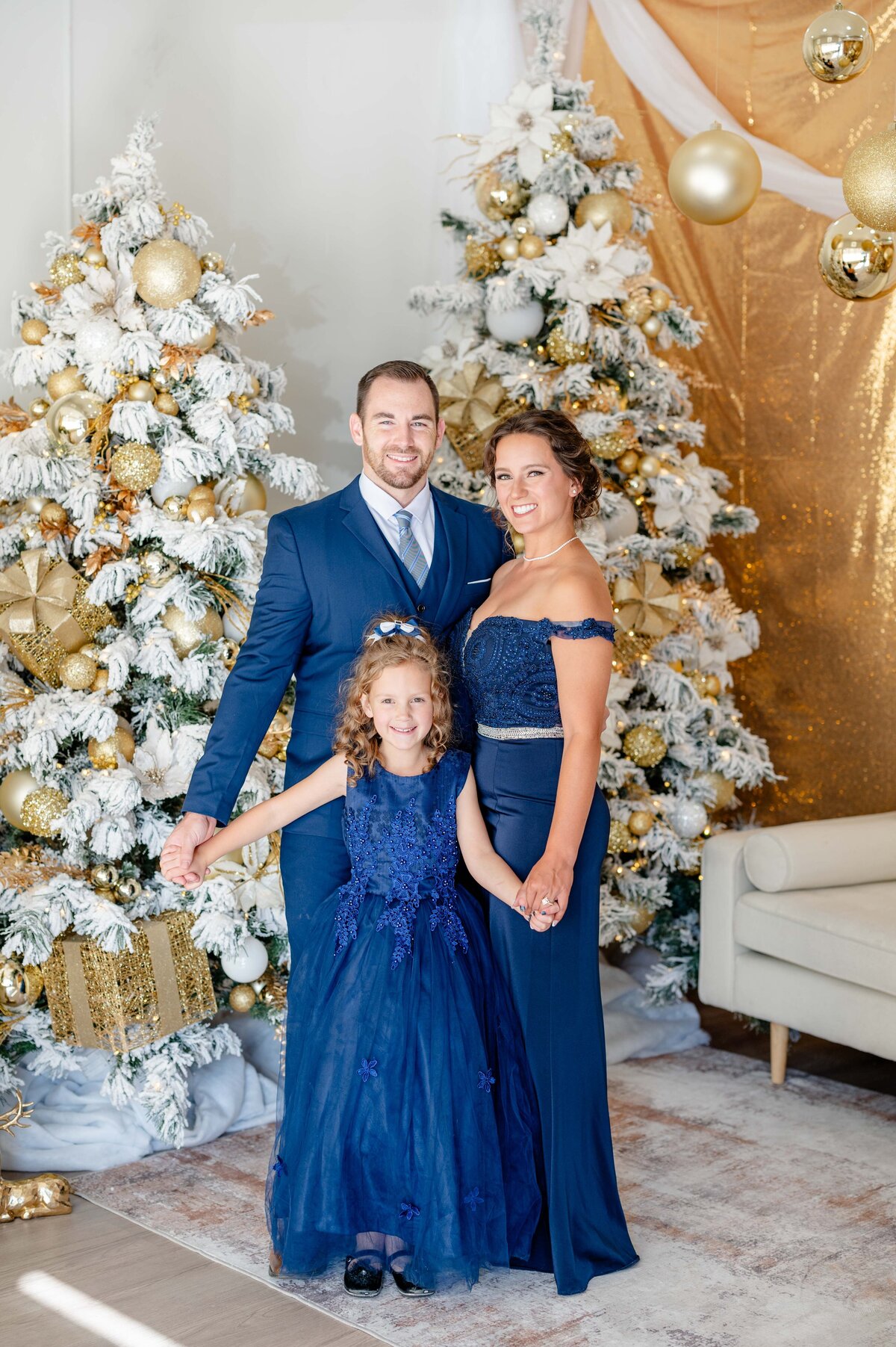 Kindle-Studios-Christmas-Mini-Session-Colorado-Springs-CO-Mini-Session-Magnolia-and-Grace-Photography-Co-KindlePromo# (1)-2