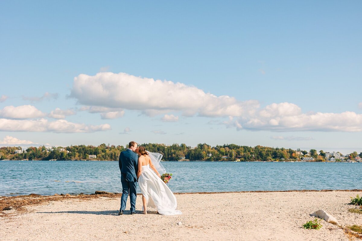 Live_Well_Farm_Colorful_Fall_Wedding_Harpswell_Maine_Photography_0036