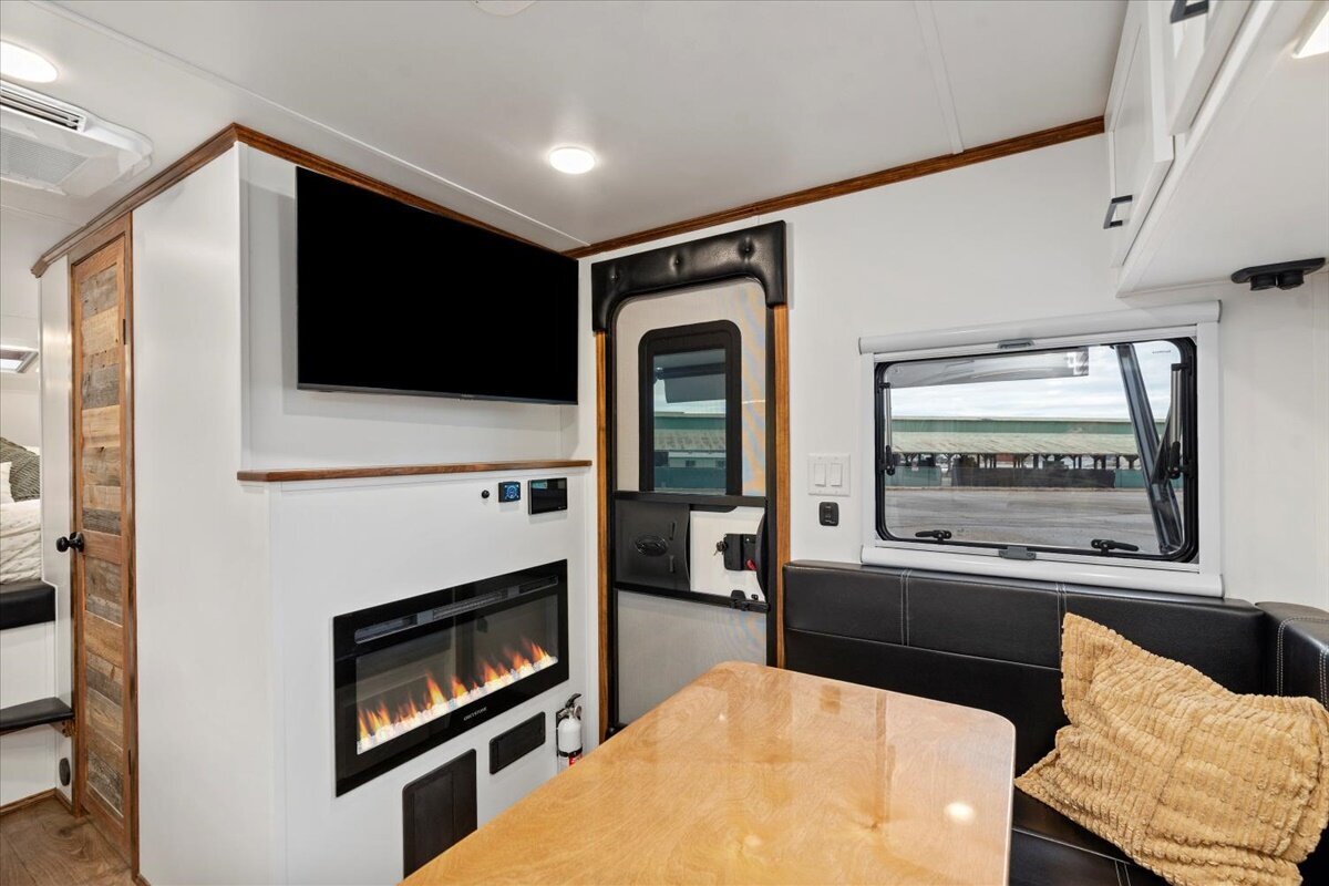 16-1050 Cascade Rd Building 4_016