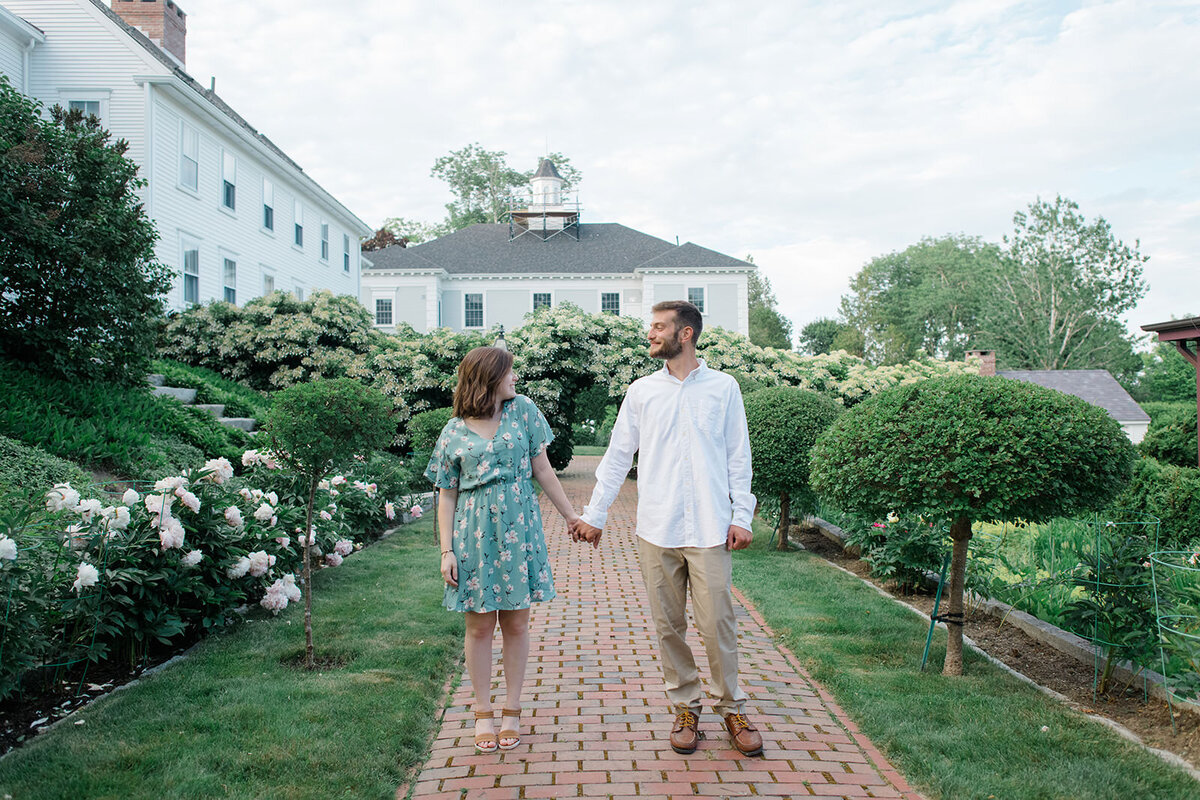 military-couple-engagement