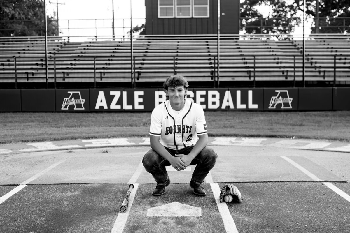 Fort Worth Senior Photographer-1V5A3913-Edit copy bw