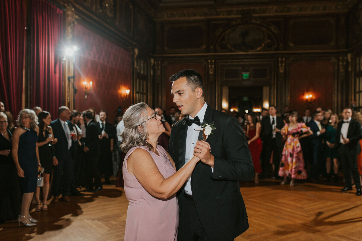 WELLING-FLORES.Wedding.EngineersClub-rcptn-230