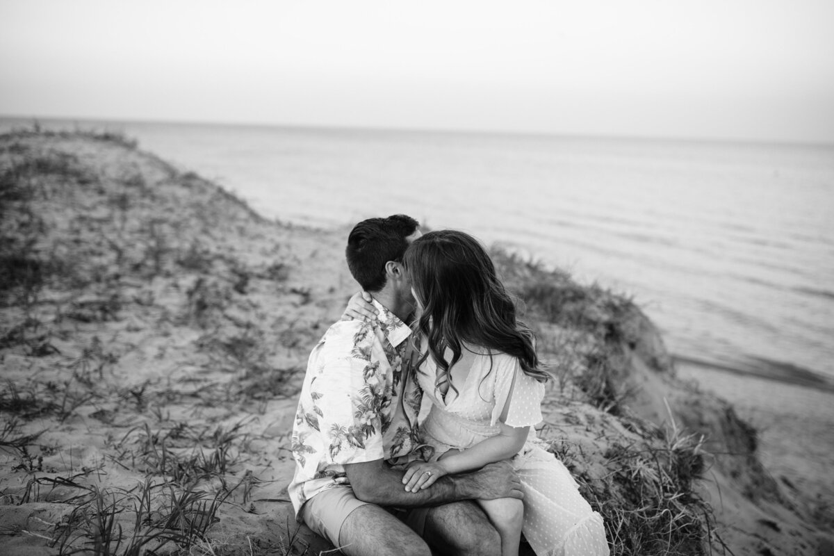 Engagement-Photos-at-Kohler-Andrae16