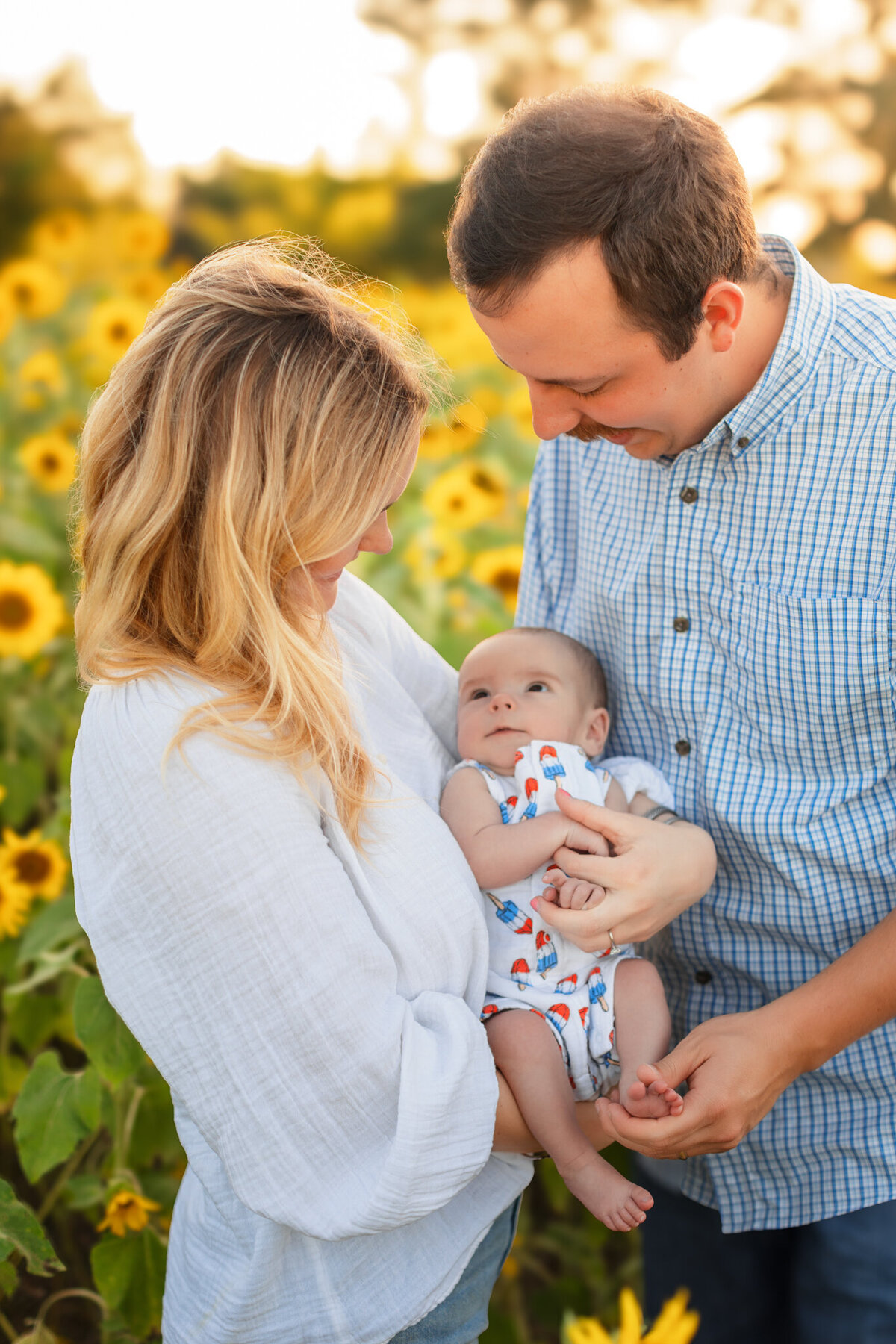 NWA family photographer, Northwest Arkansas best family photography, family portraits near me, professional family photos, family photography packages