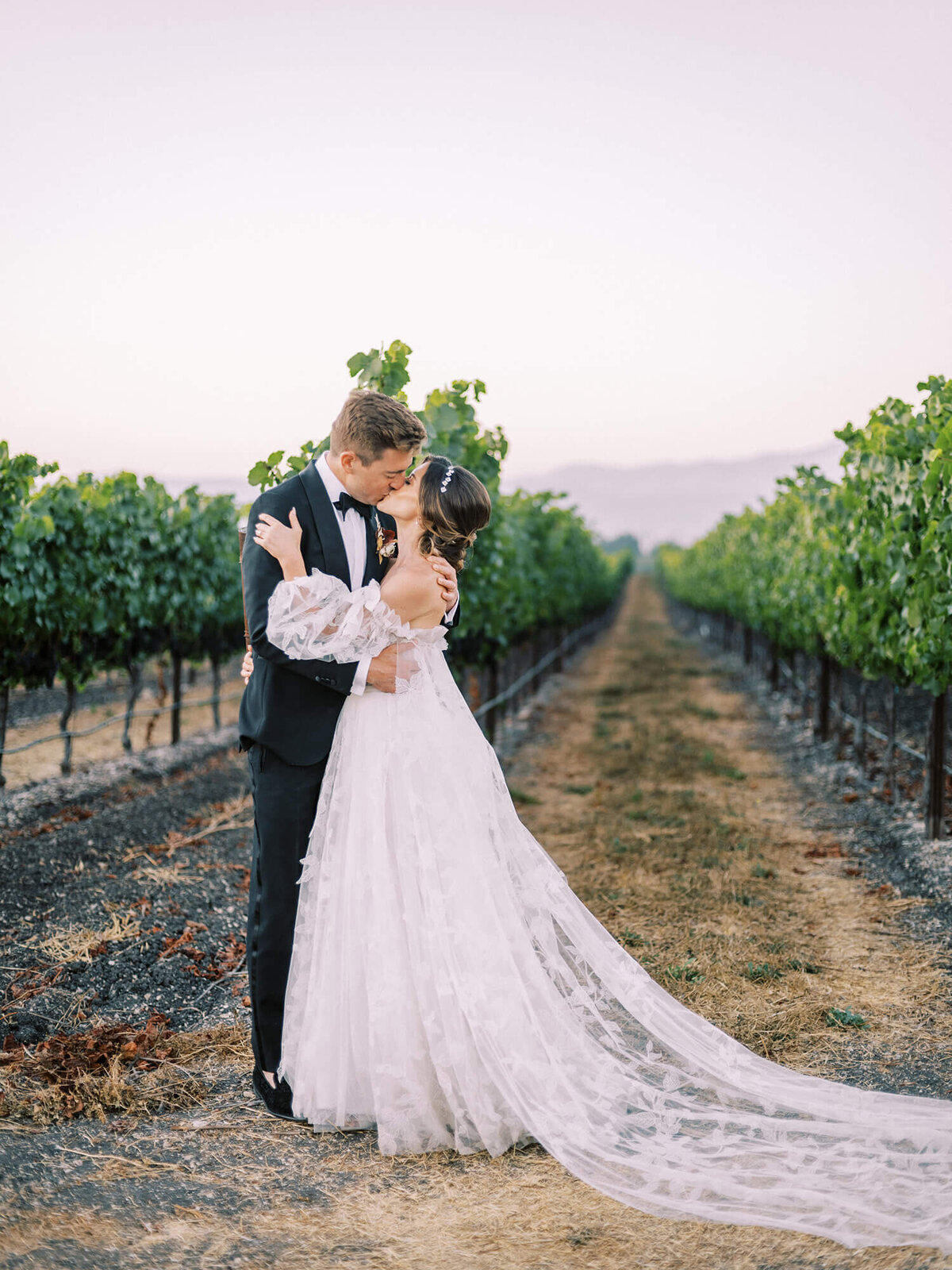 Modern-Fashion-Forward-Greengate-Ranchy-Vineyard-Wedding-Ashley-Ludaescher-Photography-0077