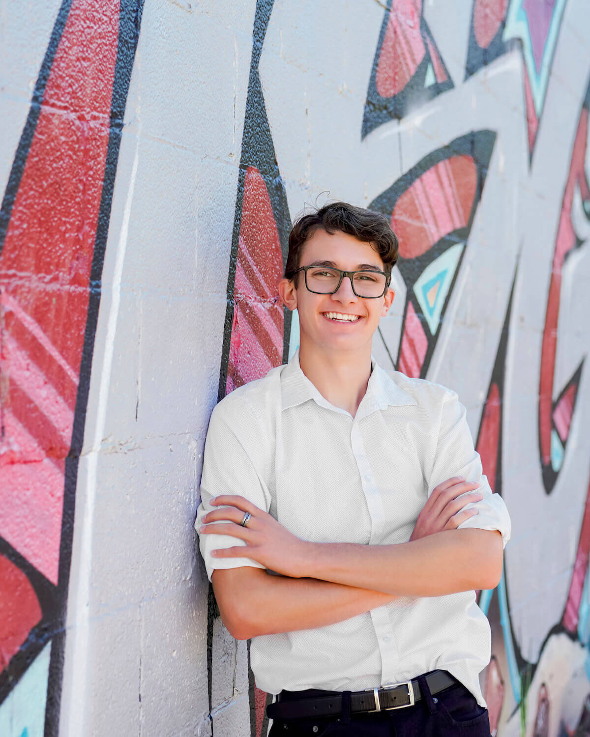 denver photographey senior pictures - teen boy smiling in white shirt