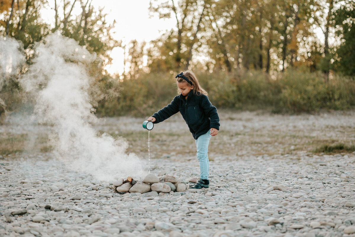 Fall Southern Alberta River Bottom Family Session (15 of 16)