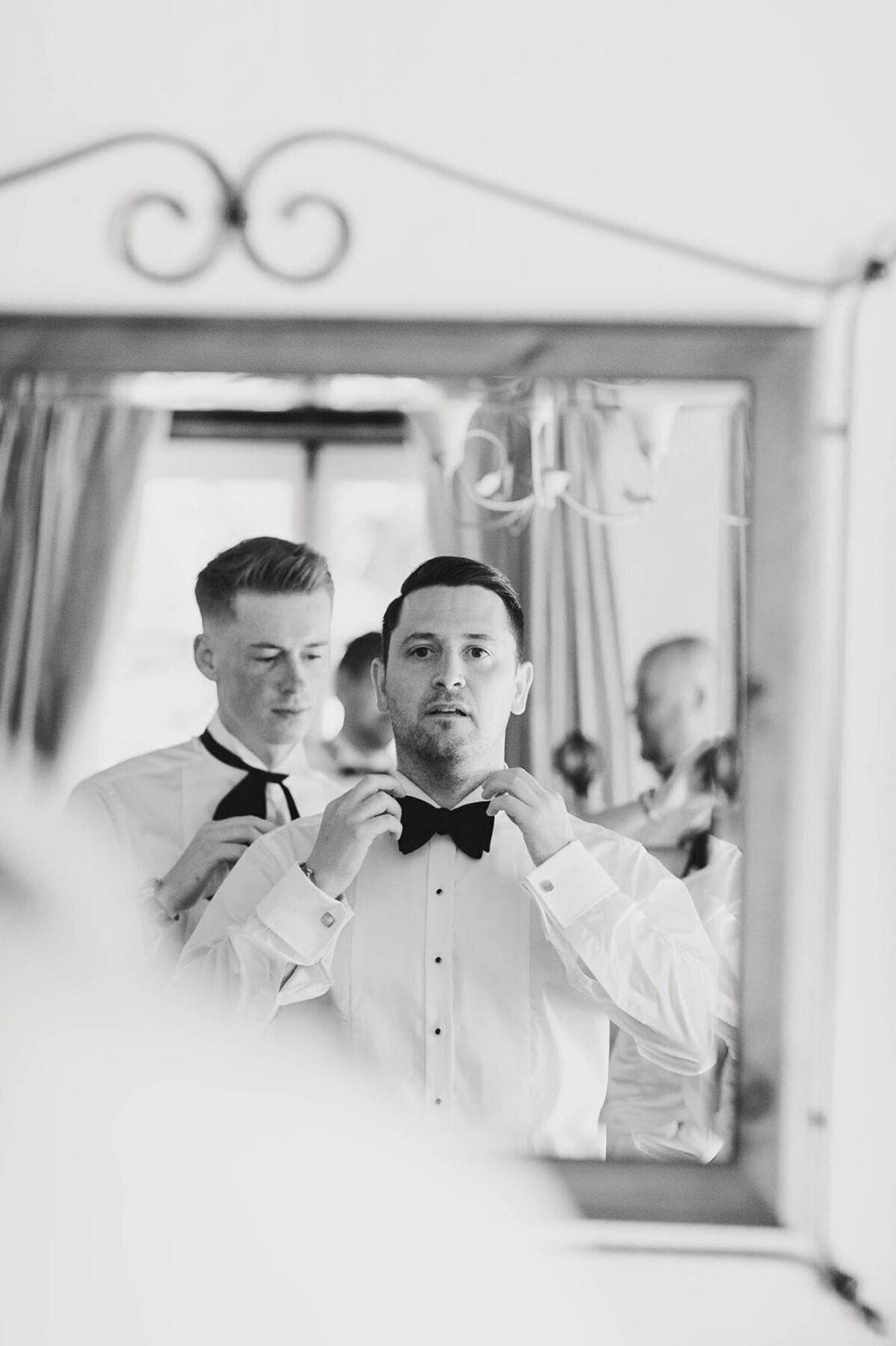 groom-getting-ready
