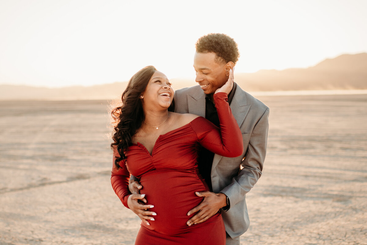 Maternity-Photos-Dry-Lake-Bed (5)