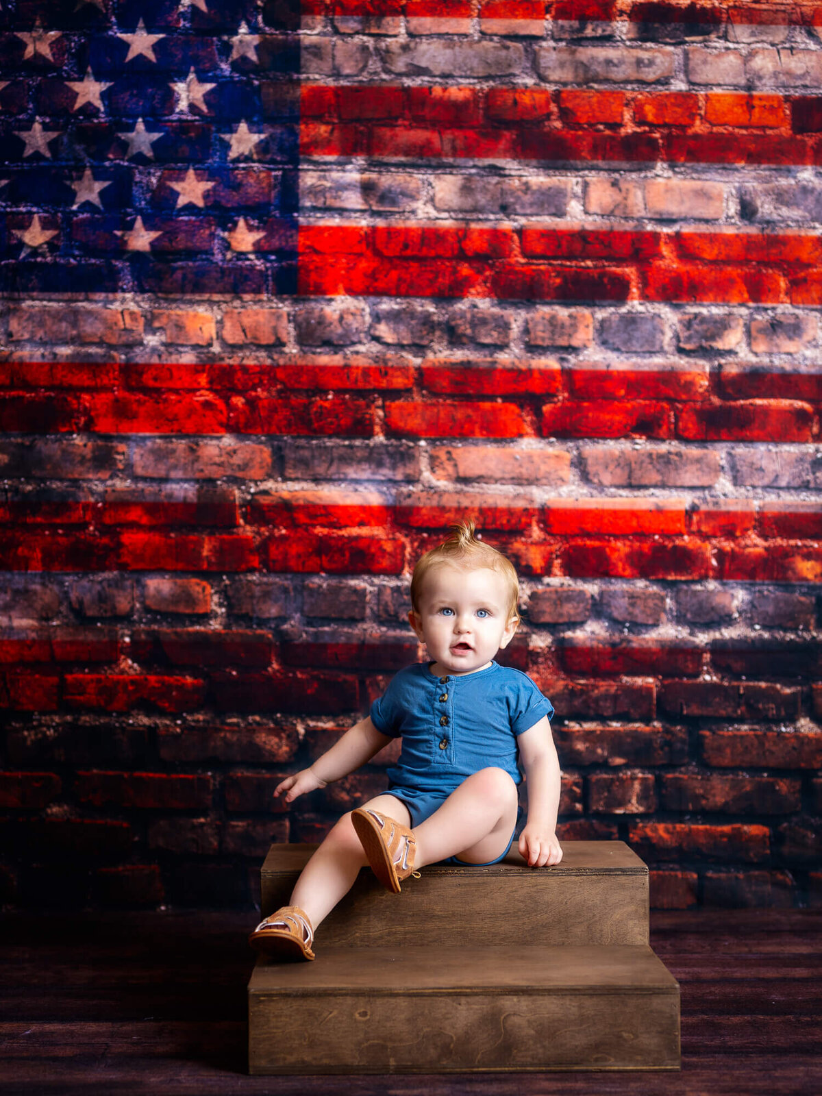 Baby boy poses in mini sessions by Prescott kids photographer Melissa Byrne