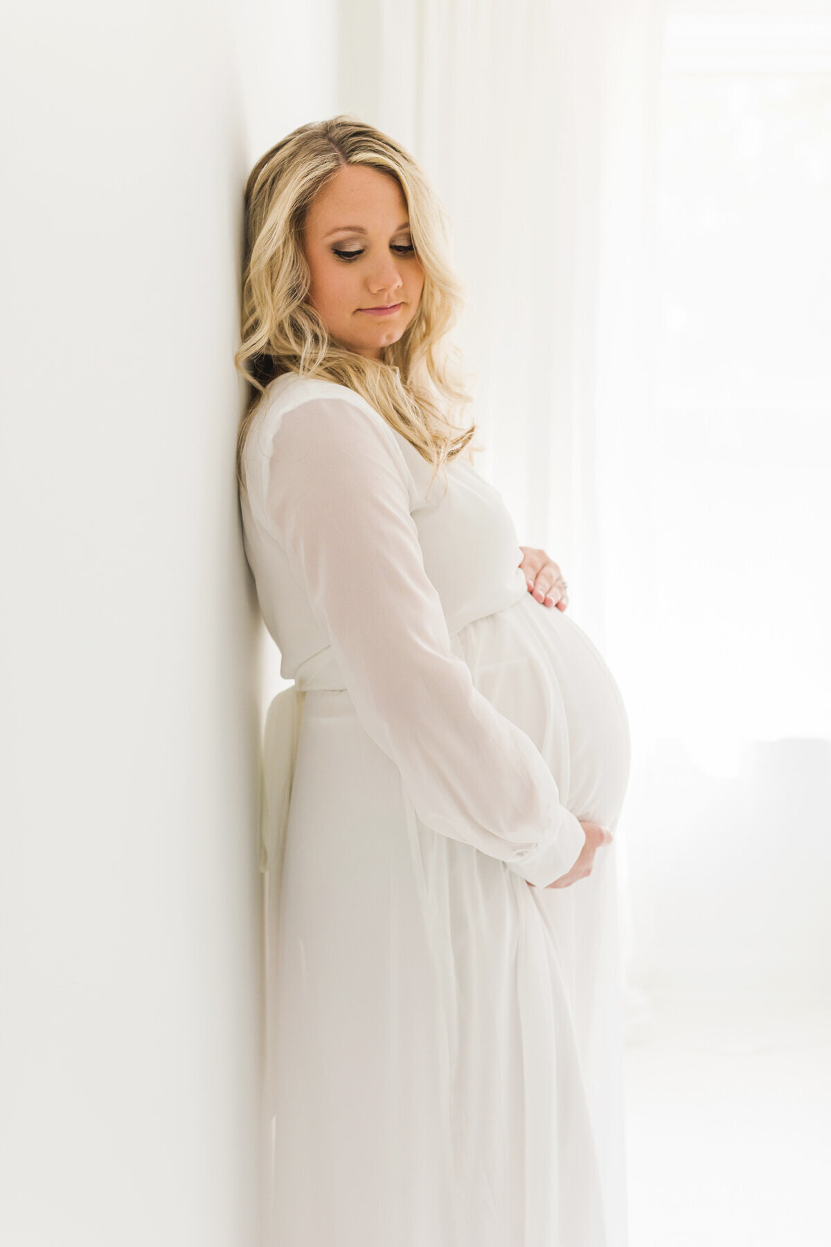 Light-Airy-Maternity-Session-13