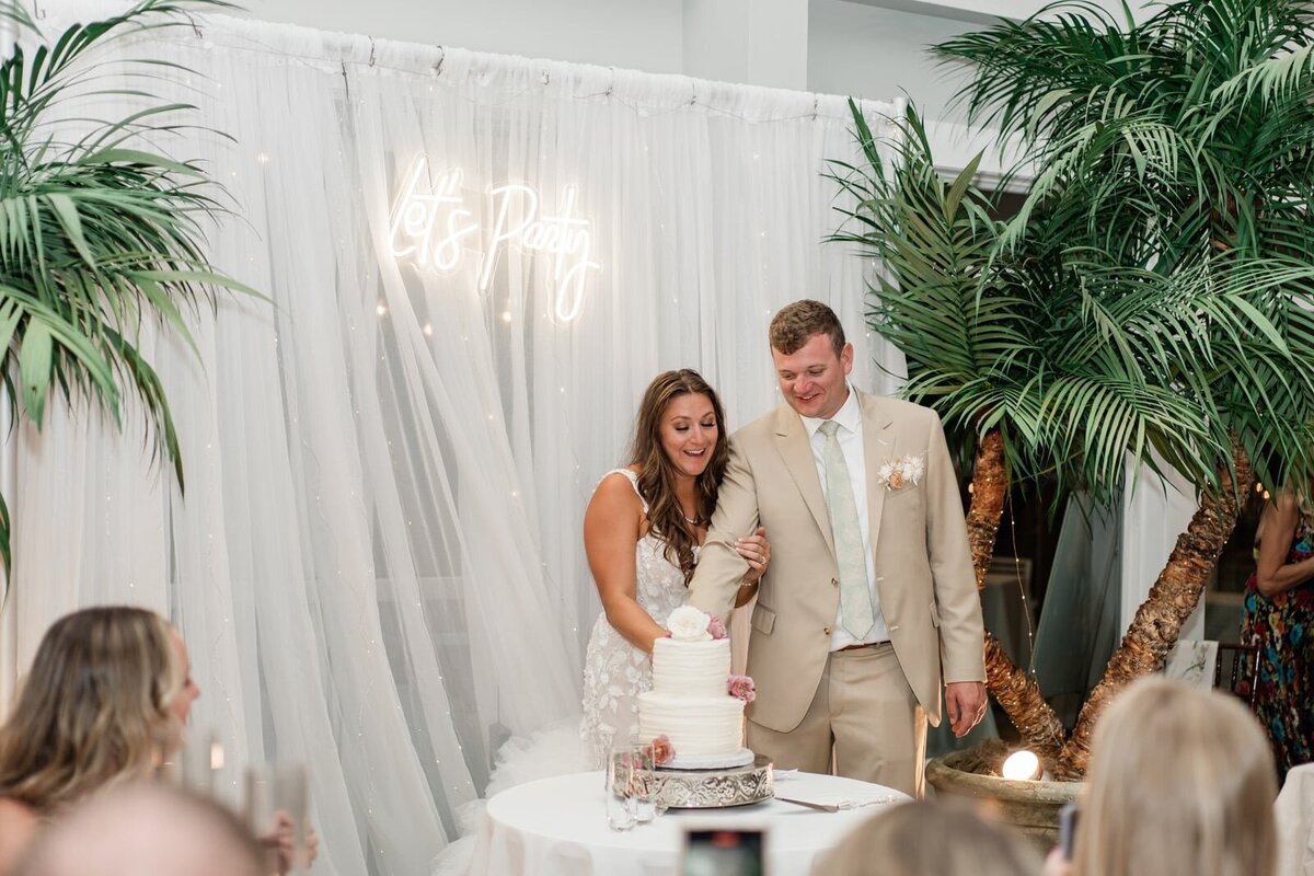 The Isles Beach Club Wedding | Blue Satin Bee 42