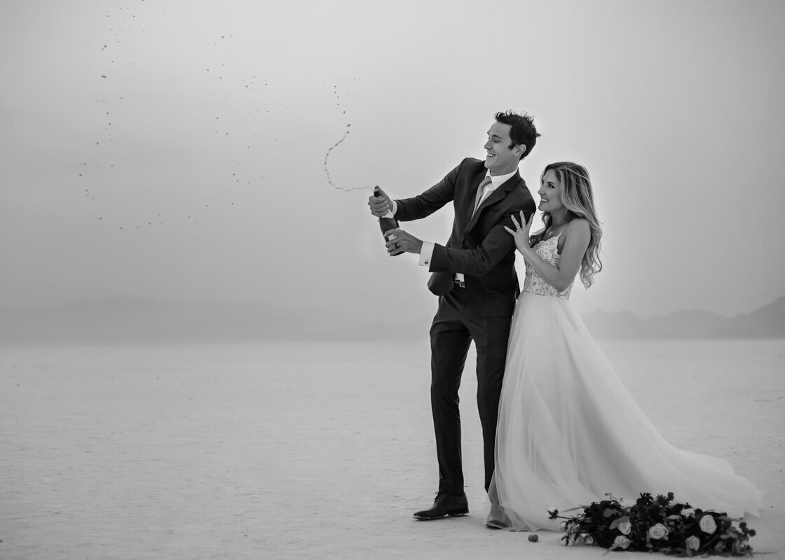 180830_Jenn&BenBridals_BonnevilleSaltFlatsUtah_AnjaJensenPhotography_001-141-2