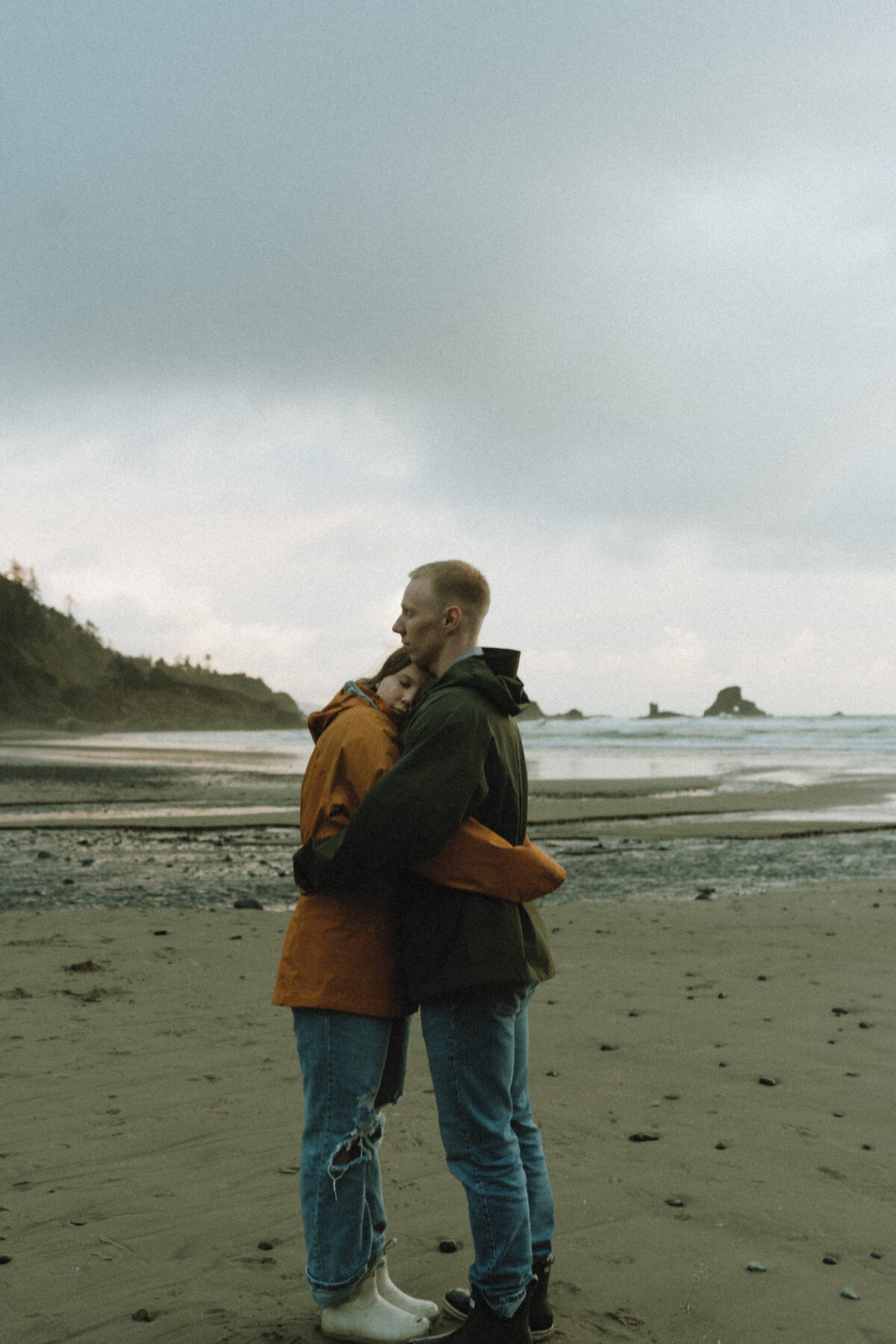 Oregon Coast Couples - lizarrietaphotography-51