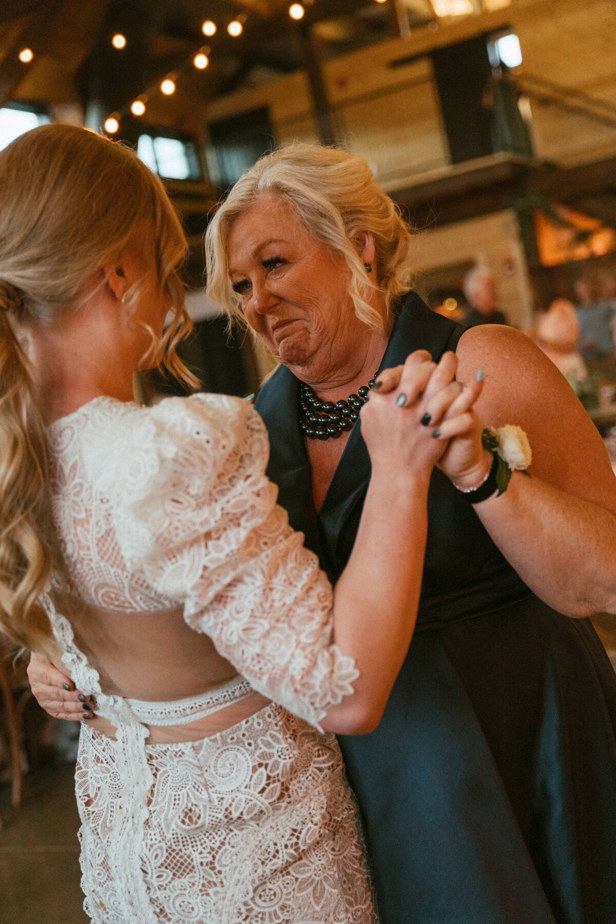 grand-rapids-wedding-photographerTaylorJoelWedding-2069