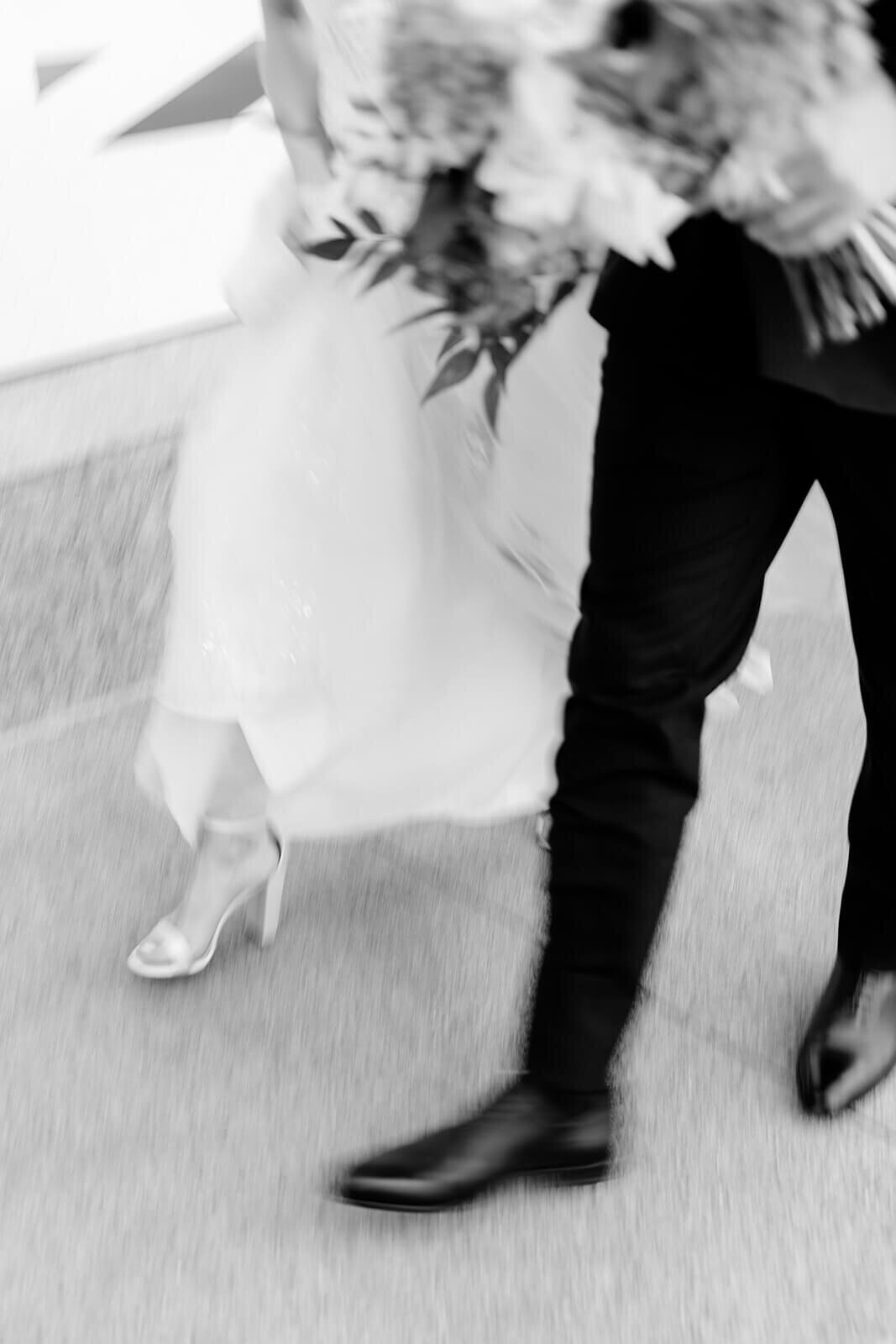 galleria-marchetti-modern-chicago-downtown-wedding-013