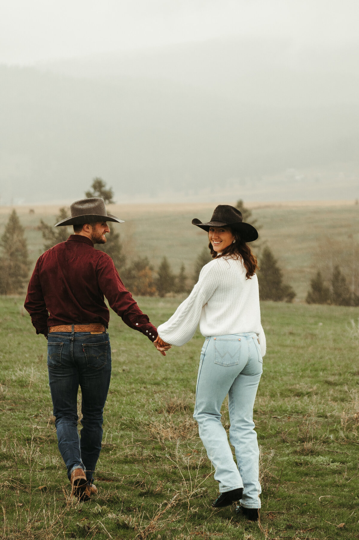 presley-gray-photo-montana-western-style-engagement-3283