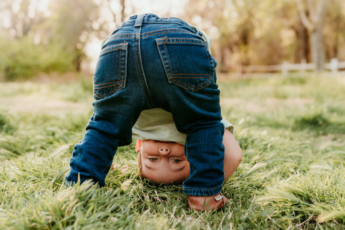 letting-kids-be-kids-during-family-session