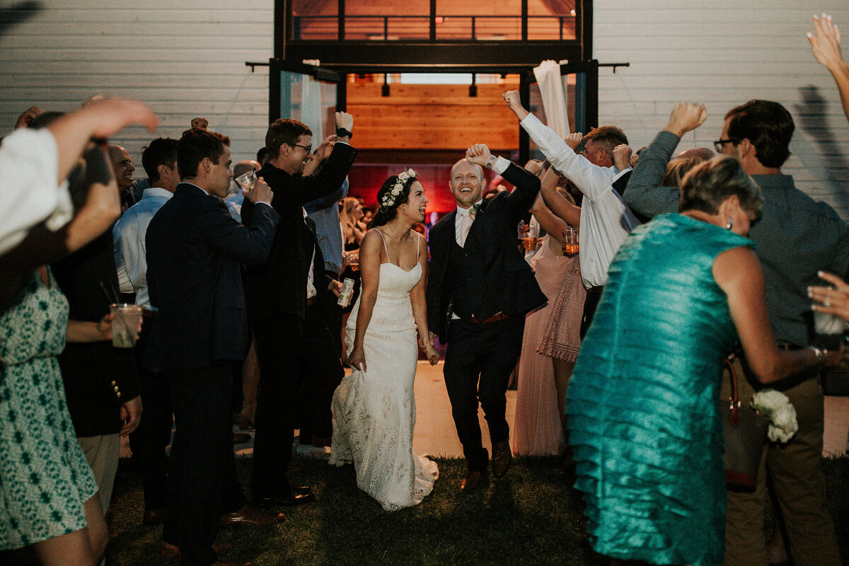 outdoor-barn-wedding-photography-montana-44