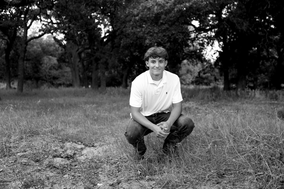 Fort Worth Senior Photographer-1V5A4017-Edit copy bw