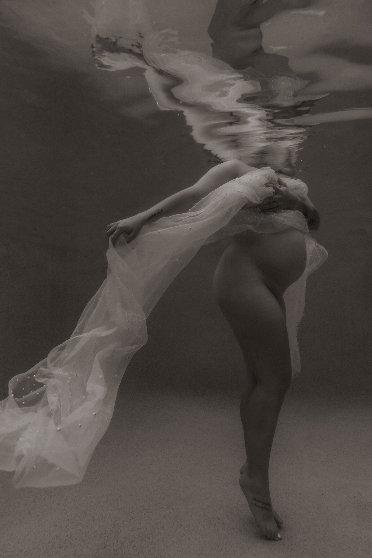Underwater Maternity Photographer