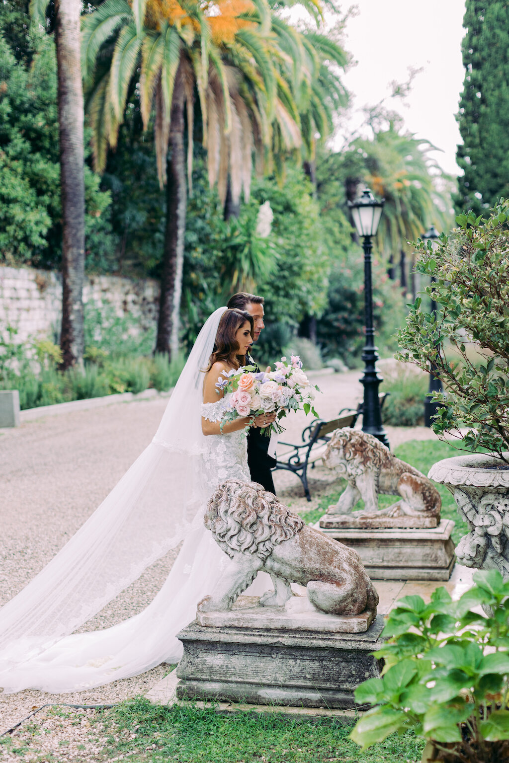 Sarah and Jeremy wedding photography at Chateau Saint Georges