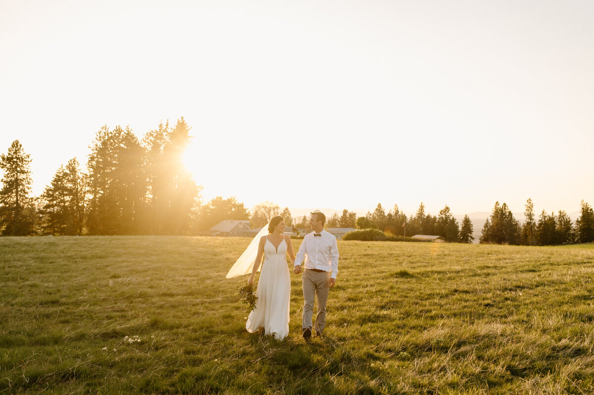 farmhouse_on_greenbluff_spokane_spring_wedding_07