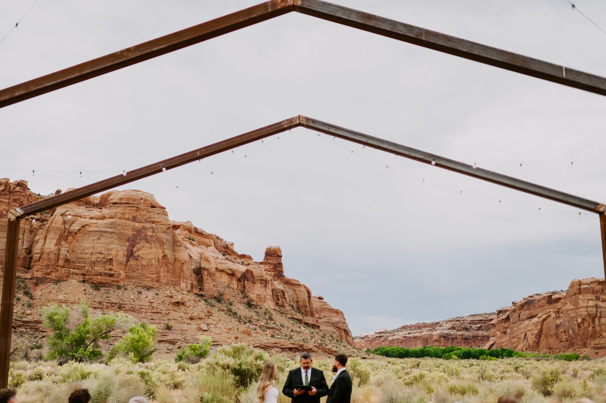 red-earth-moab-utah-wedding1001 (1)