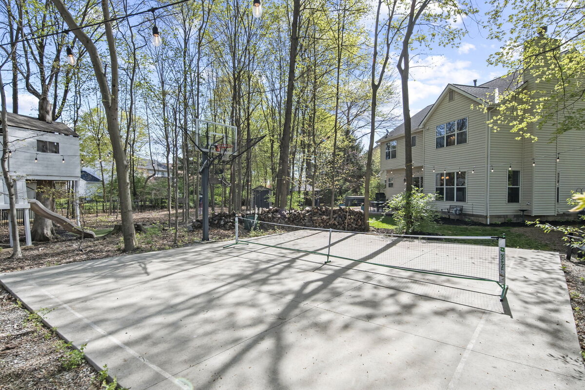 124-web-or-mls-A7404458