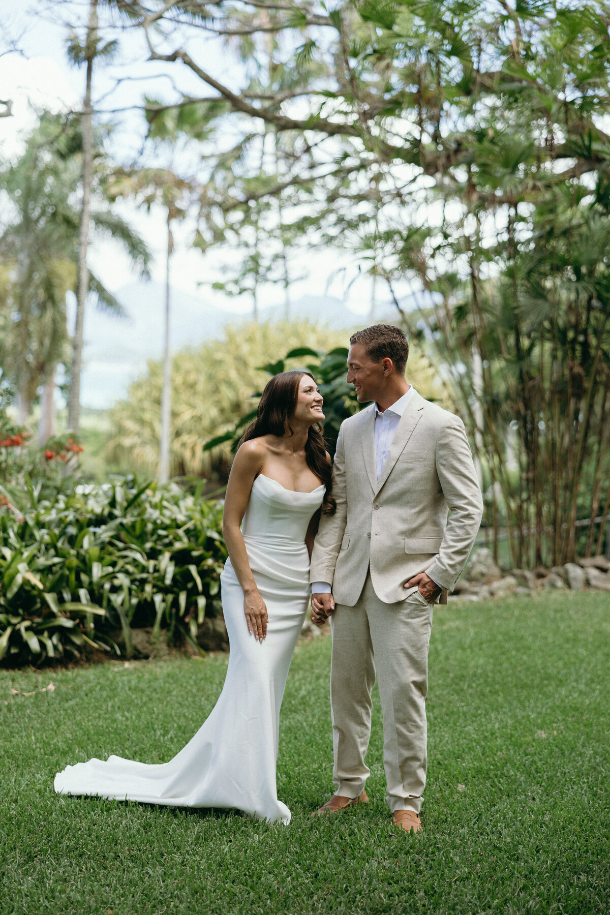 linapricephotography-wedding-ceremony-at-kualoa-ranch-hawaii-oahu.jpg-0638