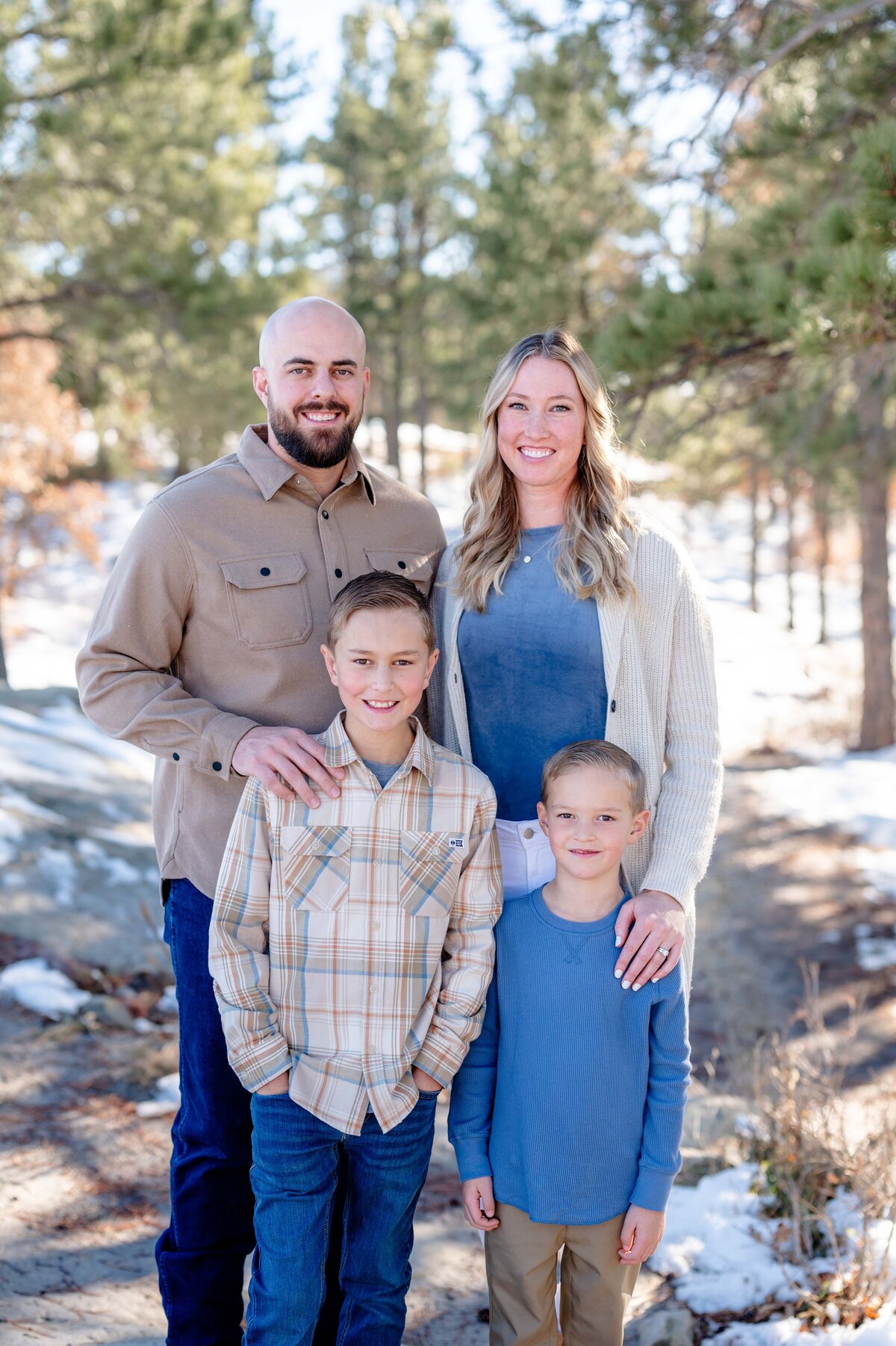 Colorado-Springs-CO-Ute-Valley-Pine-Tree-Christmas-Mini-Session-Magnolia-and-Grace-Photography-Co-CourtneyG-# (1)