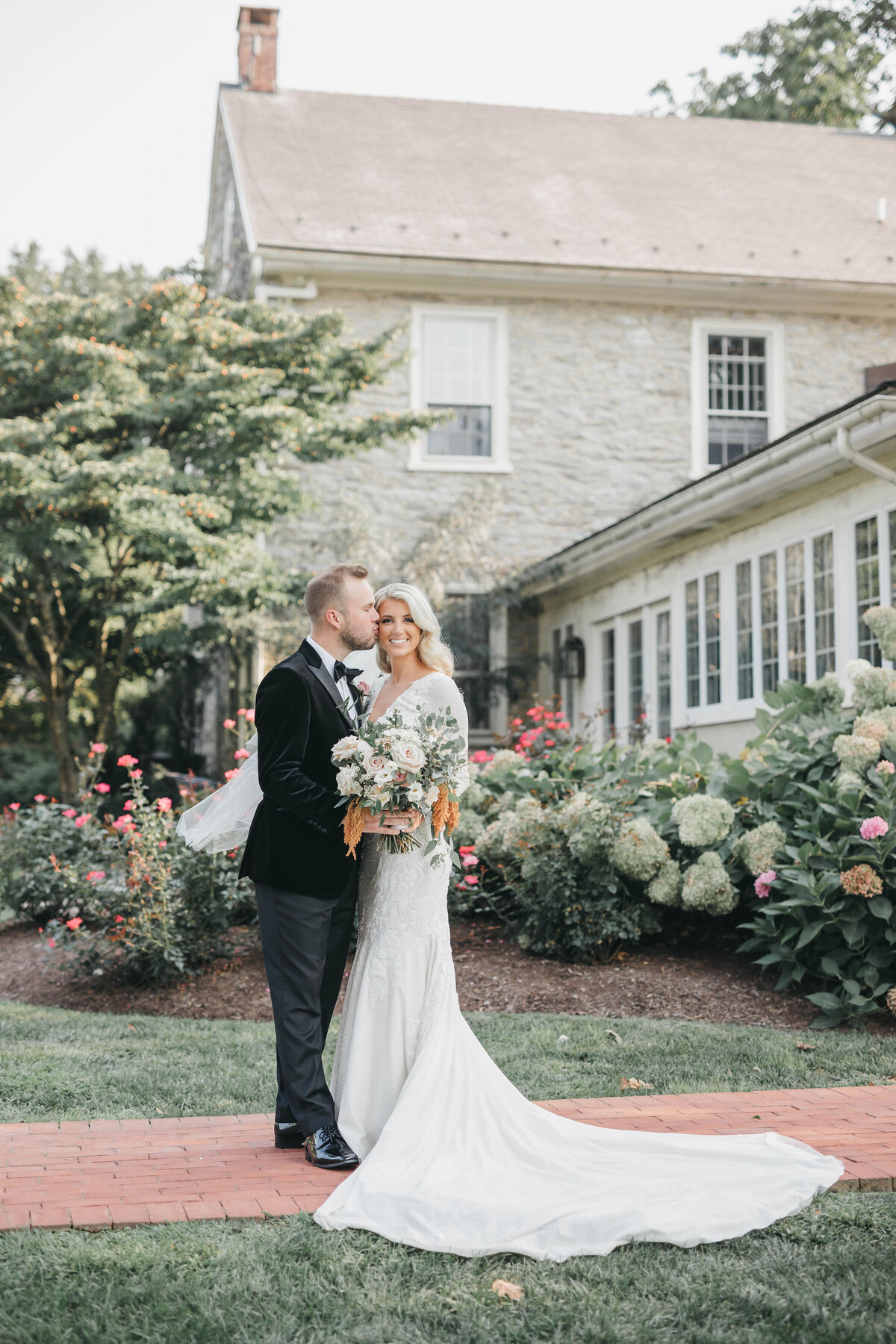 Lauren E. Bliss Photography Pennsylvania East Coast Destination Wedding Photographer Photography Editorial Luxury High End Chic Couples Couple Modern Romantic Engagement Weddings Lifestyle Portraits155