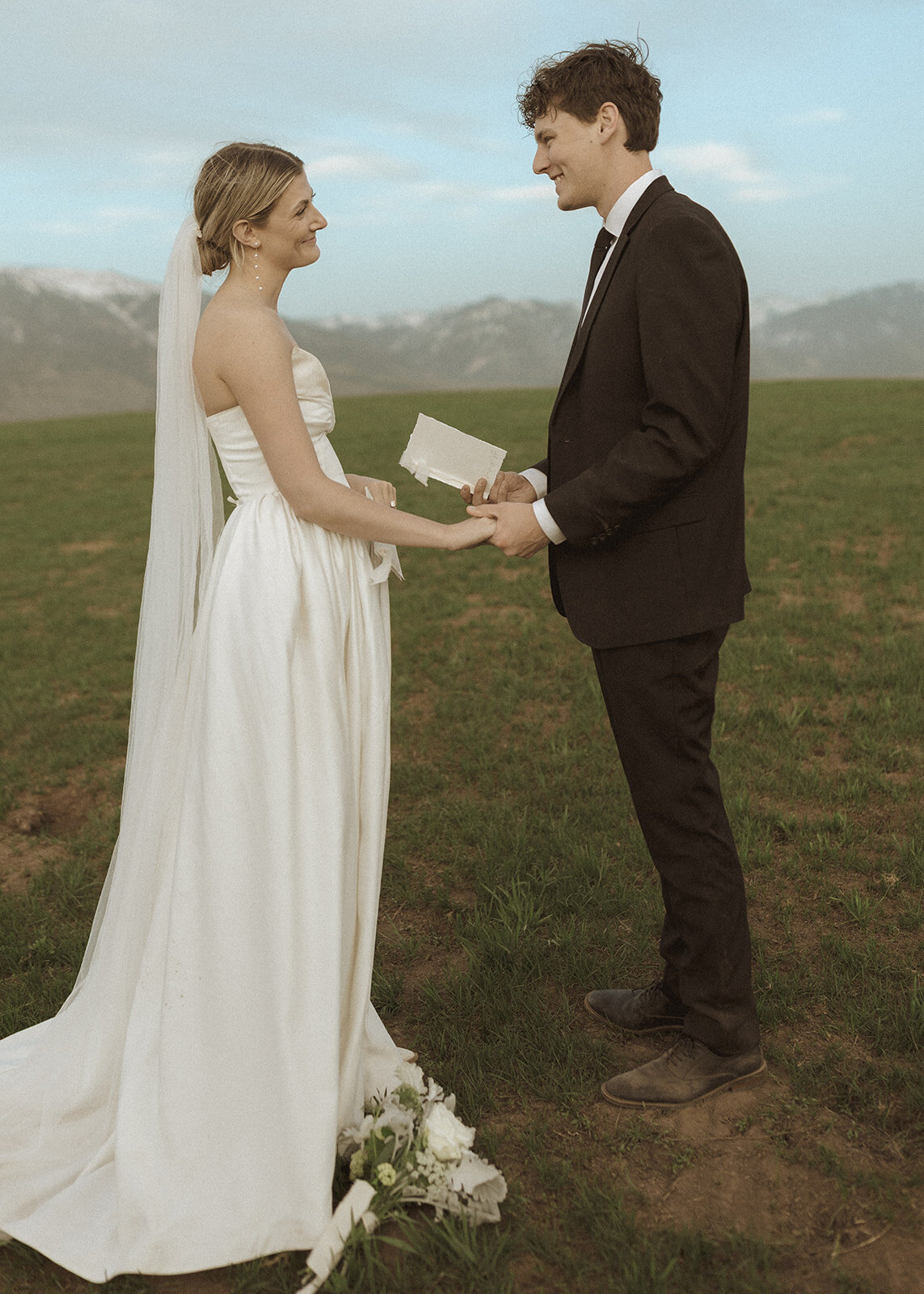 couple-smiling-during-vows