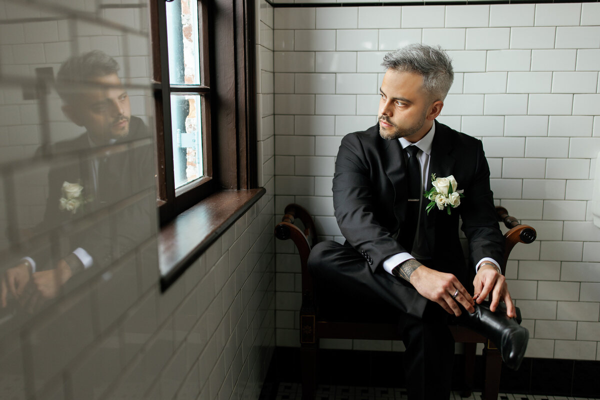 79-groom-getting-ready-orlando-wedding-photographer-3