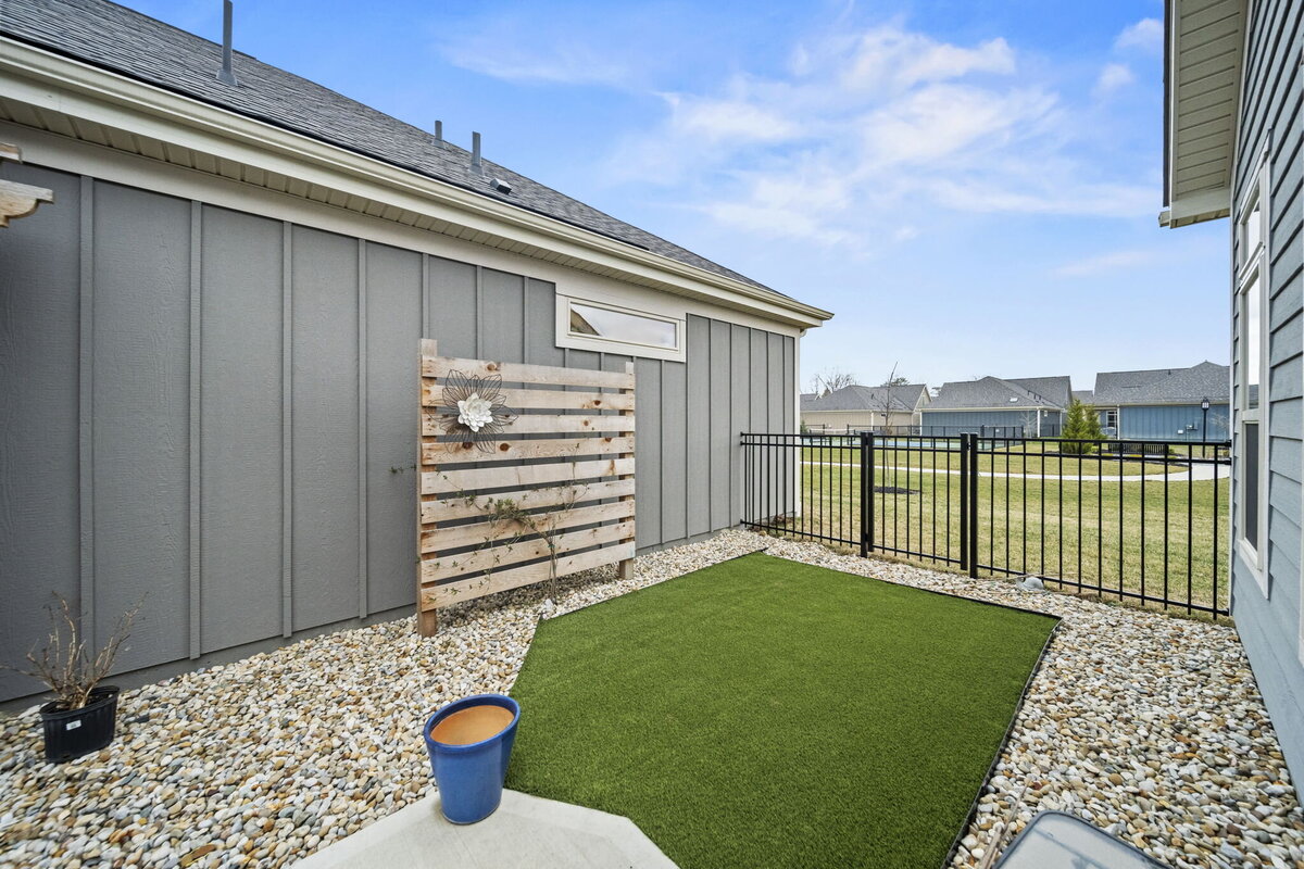 74-web-or-mls-A7403677