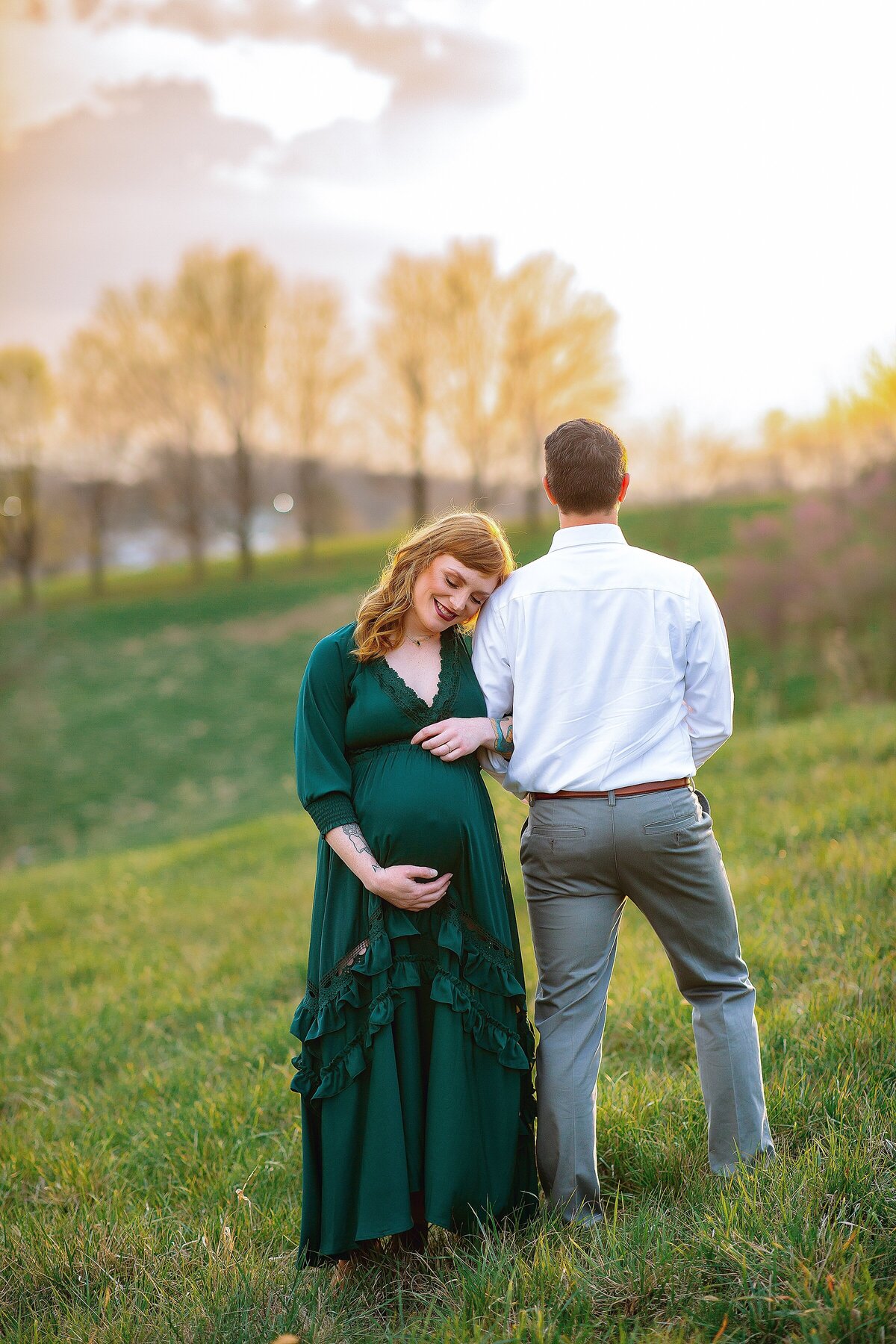 Sunset spring maternity portrait session