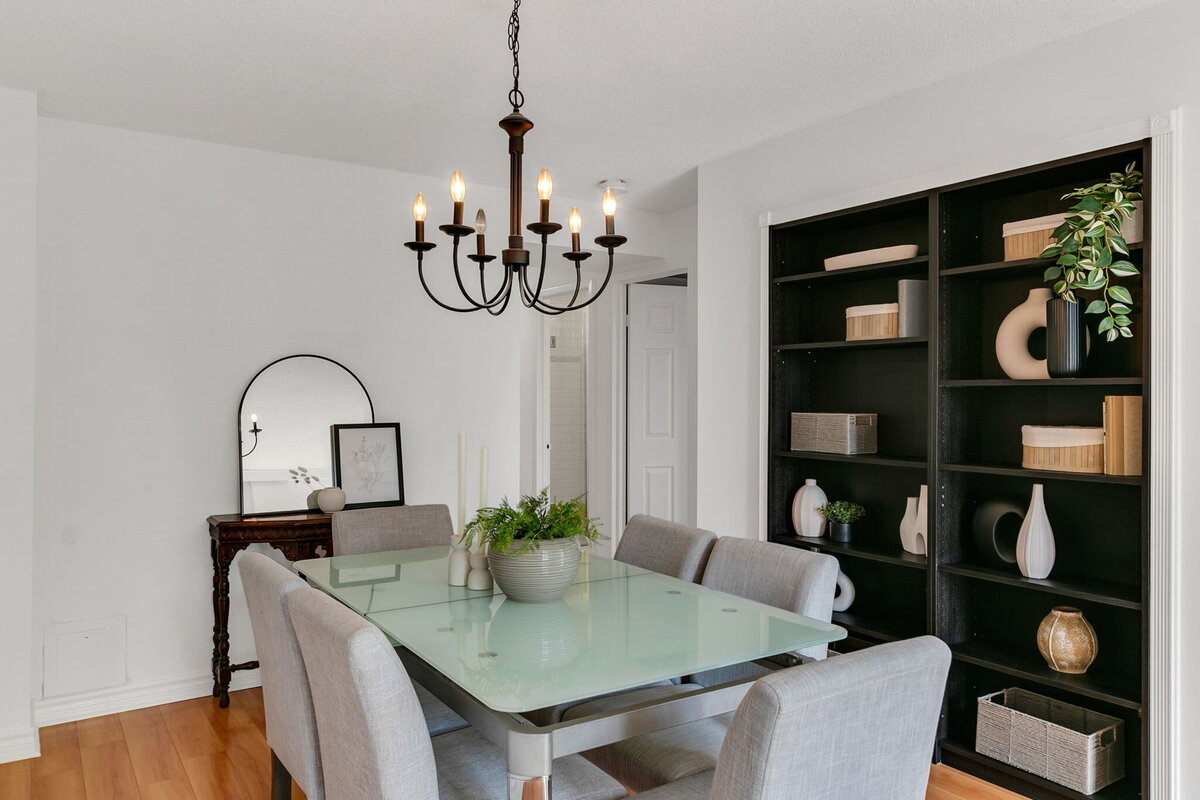18-web-or-mls-12_005_Dining Room