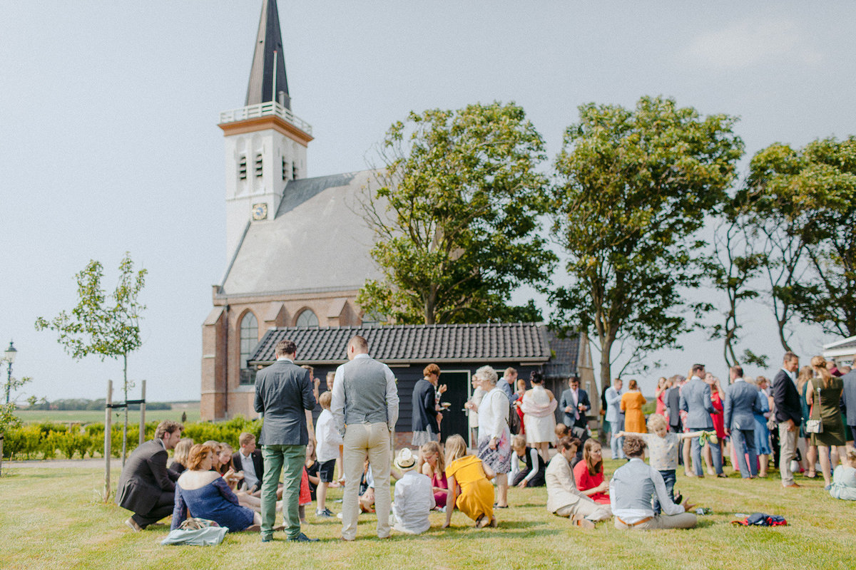 wedding-planner-maarten-janine-trouwen-texel-fotoshoot-taart-kerk-den-hoorn-182jpg_web
