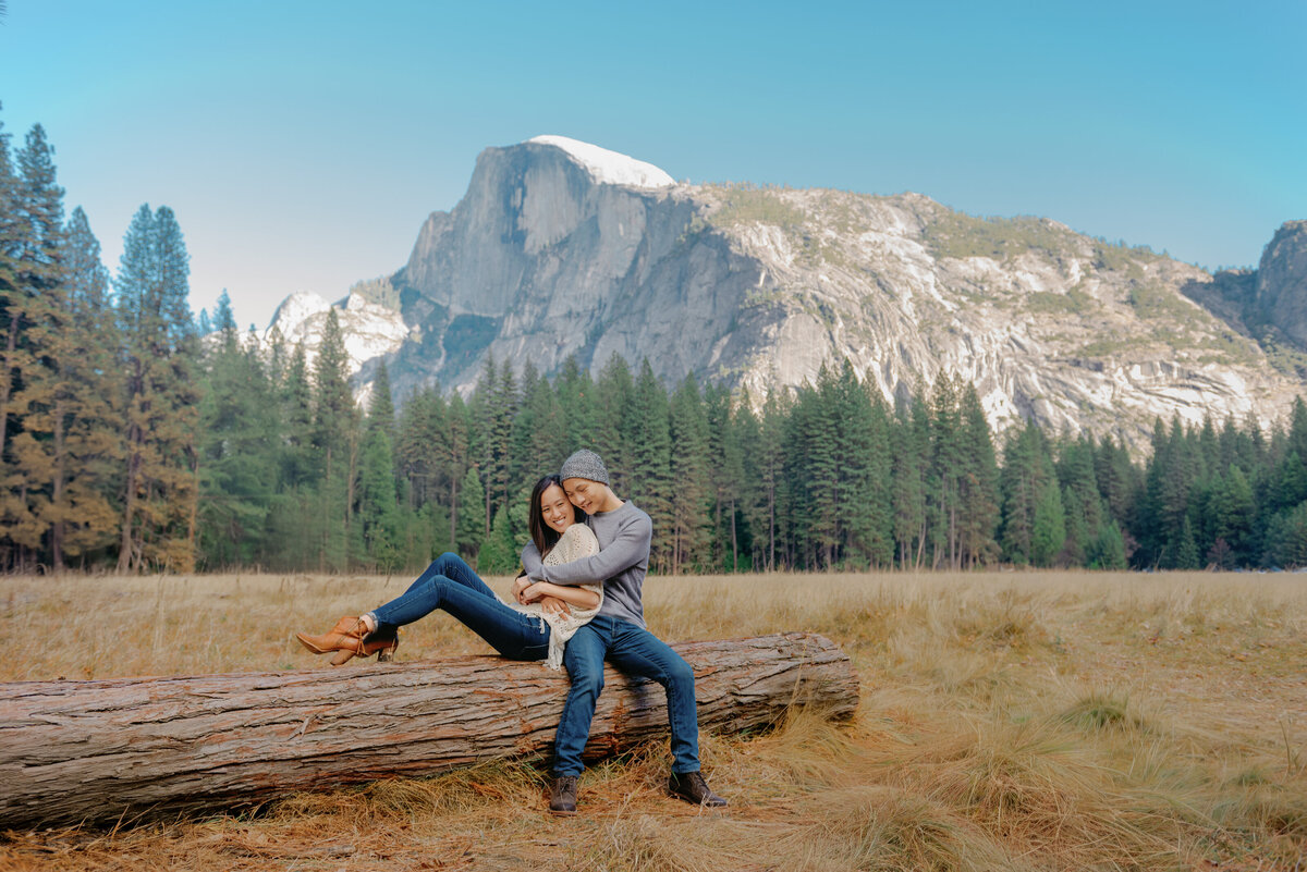 Yosemite-National-Park-Engagement-Photographer