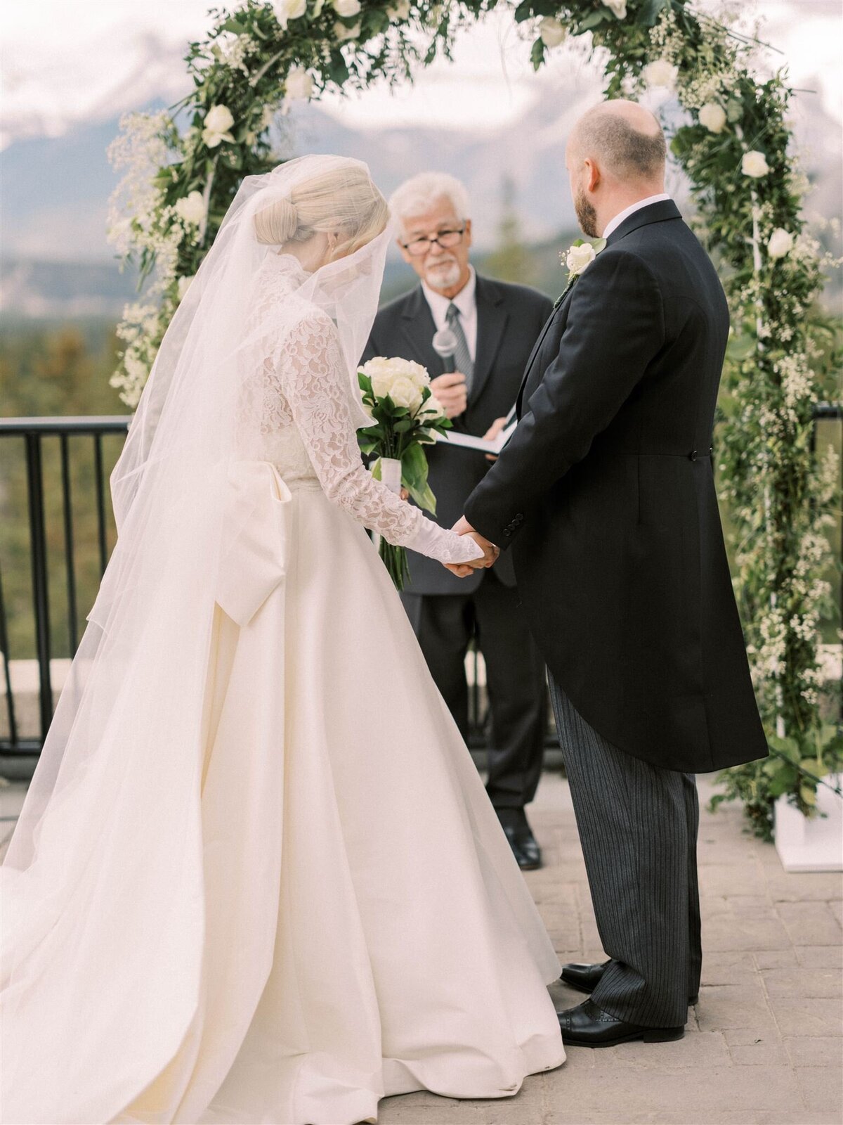 calgary_wedding_photographers_nicole_sarah_fairmont_banff_springs-162_websize