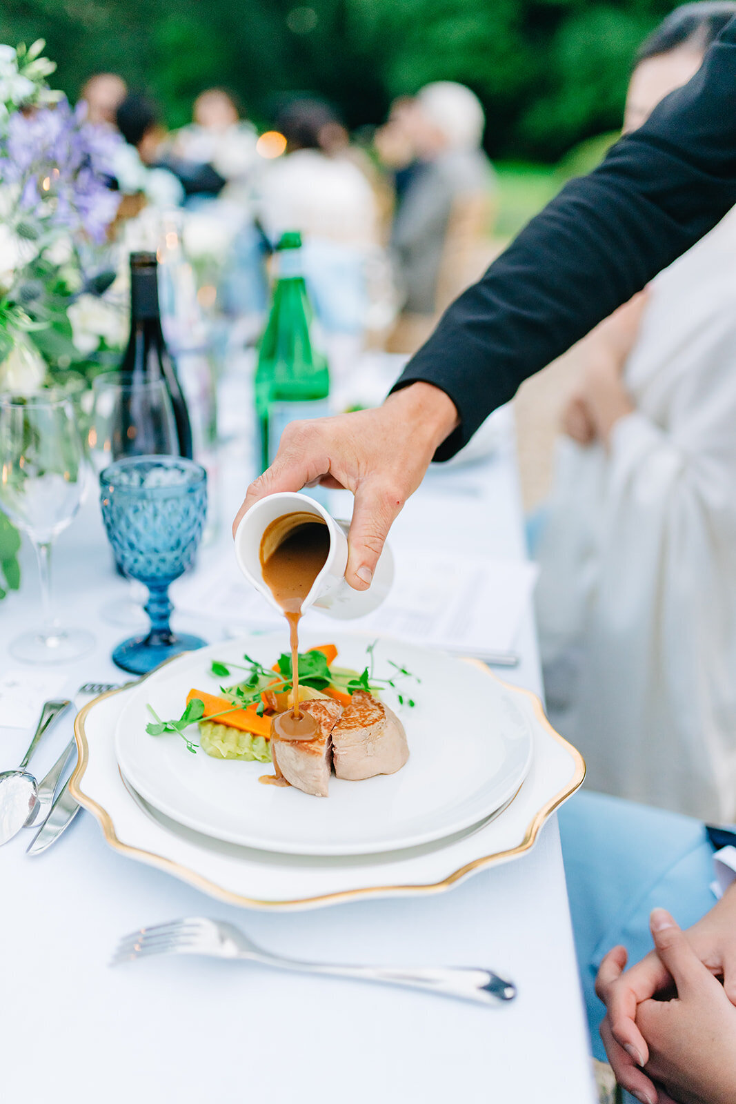 MorganeBallPhotography-Wedding-ZoeEdward-11-ChateauChamplatreux-Dinner-404-3984