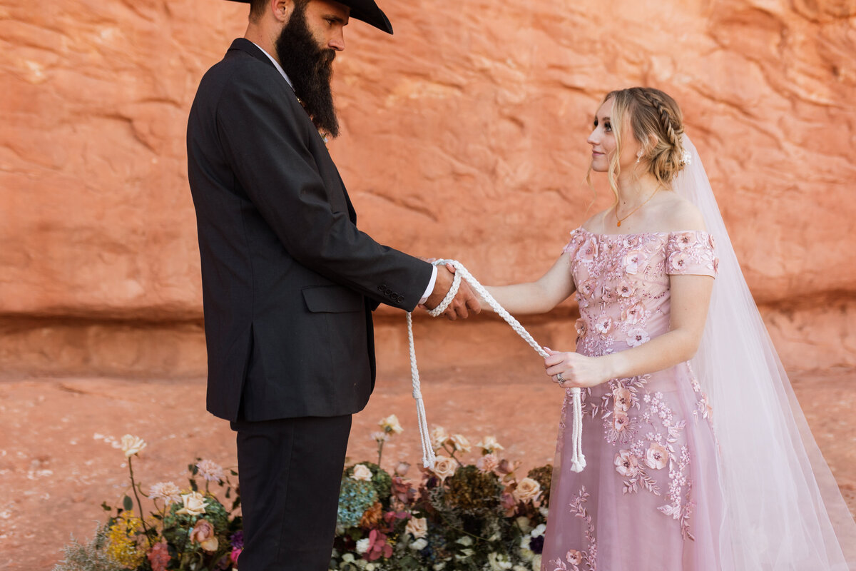 Looking Glass_Elopement_Moab_Bailey_Curtis-52