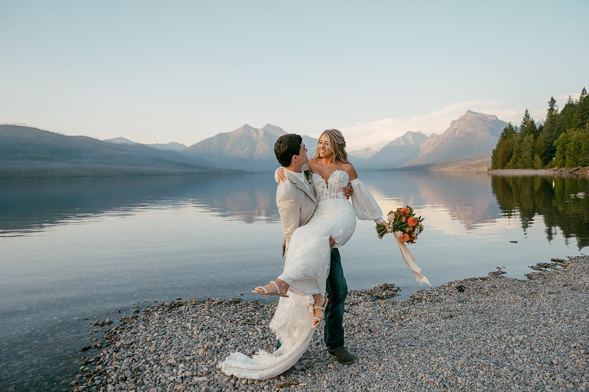 presley-gray-photo-glacier-national-park-elopement-7534