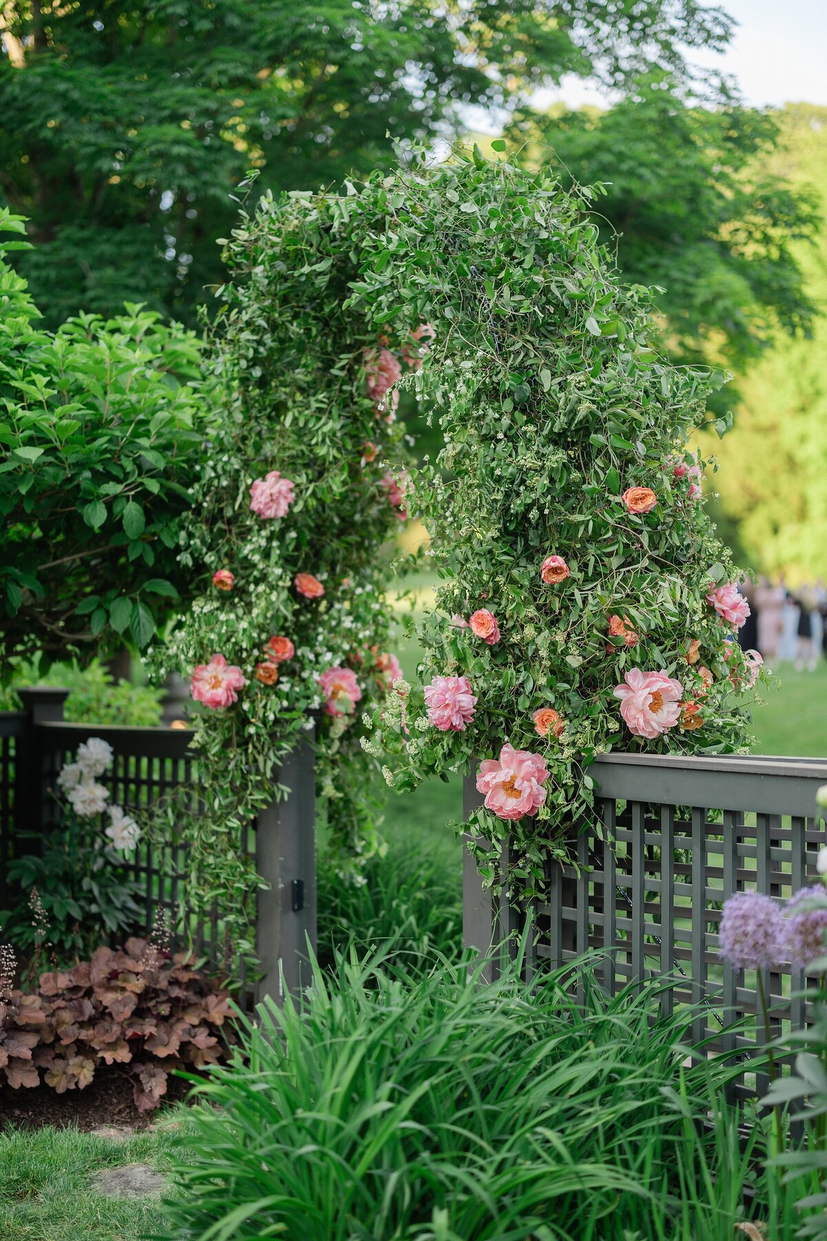 connecticut-backyard-tented-wedding-photo_0030