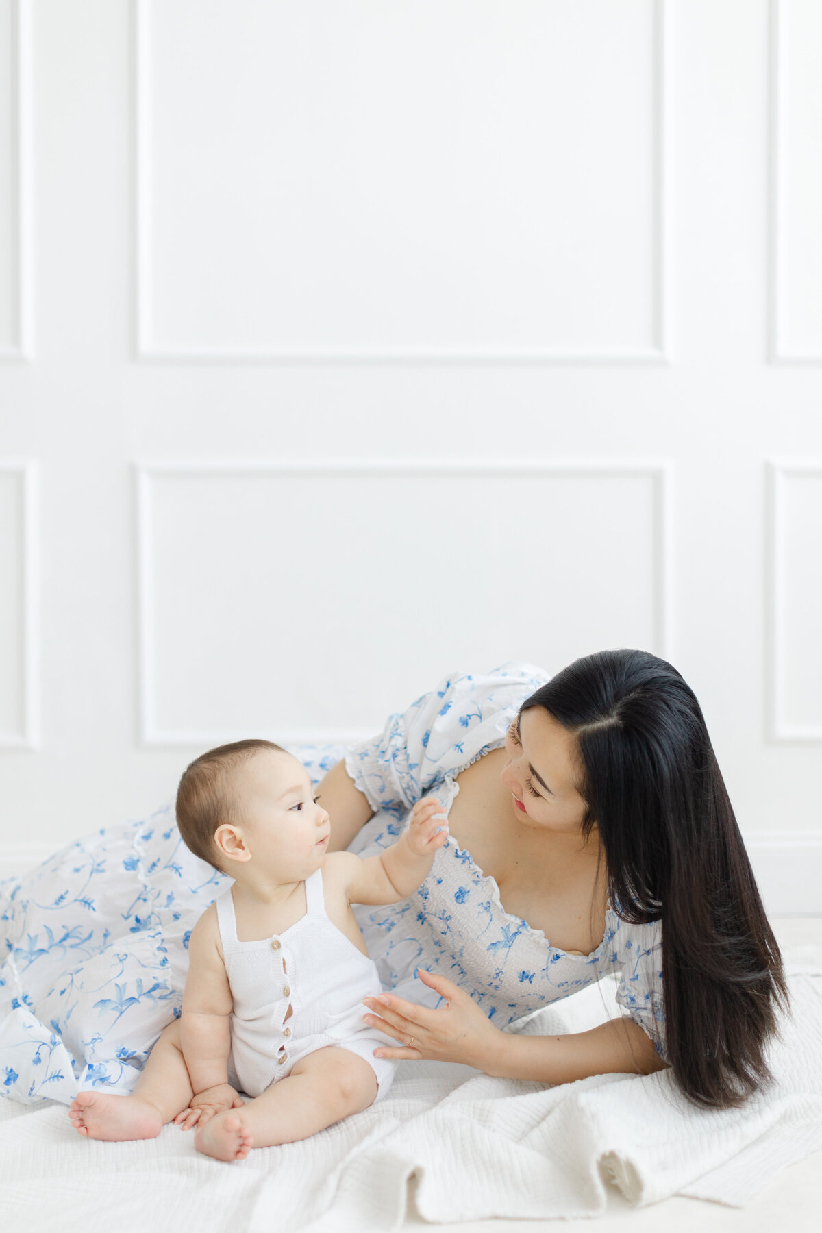 Philadelphia baby milestone portraits - 9