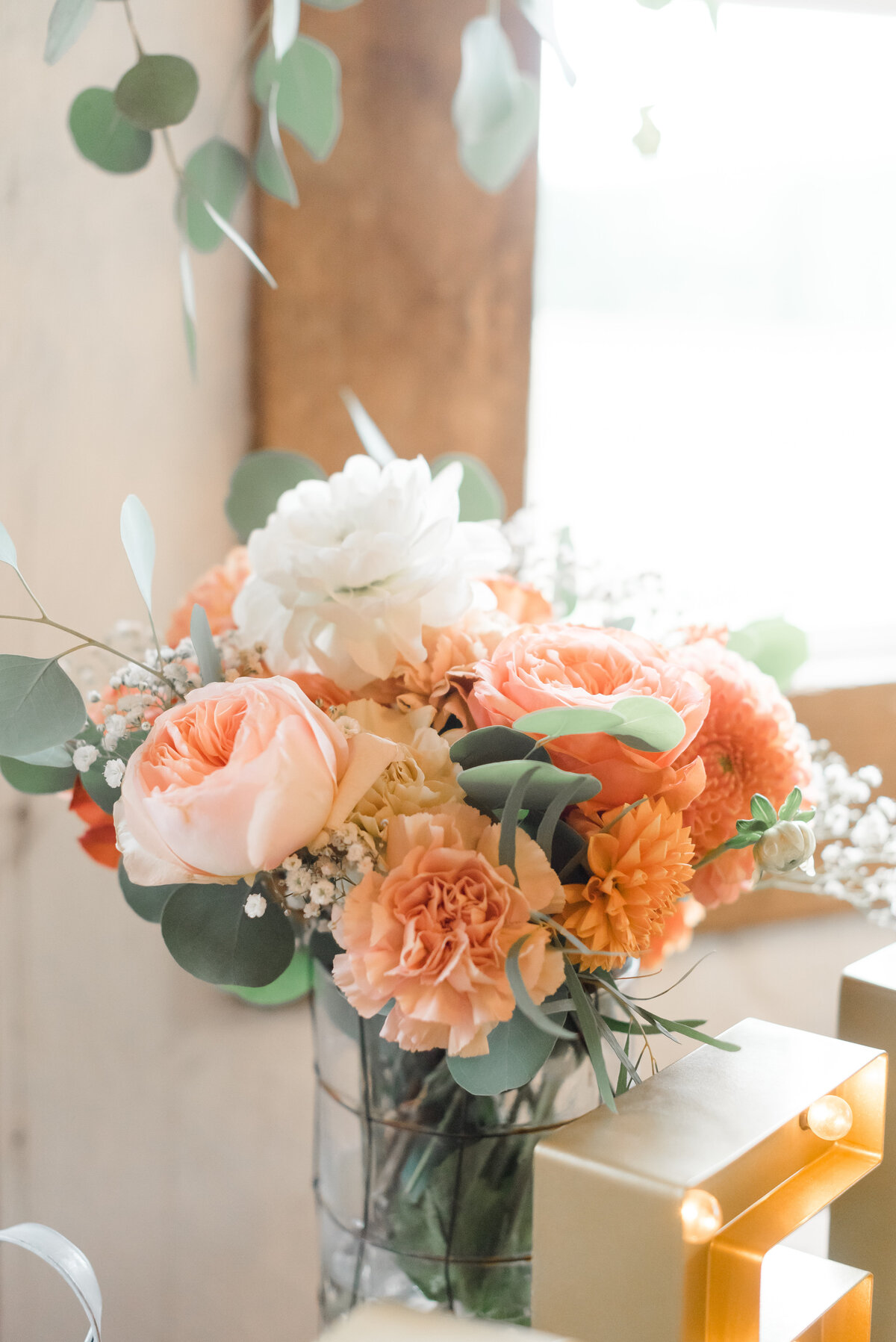 Bend Oregon floral Designer, dahlias, garden roses, carnations