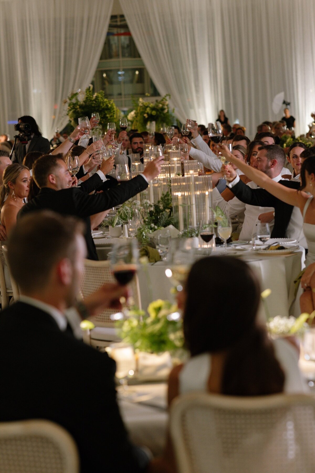 Summer Wedding at The Milwaukee Art Museum - L+A_WLP -0654