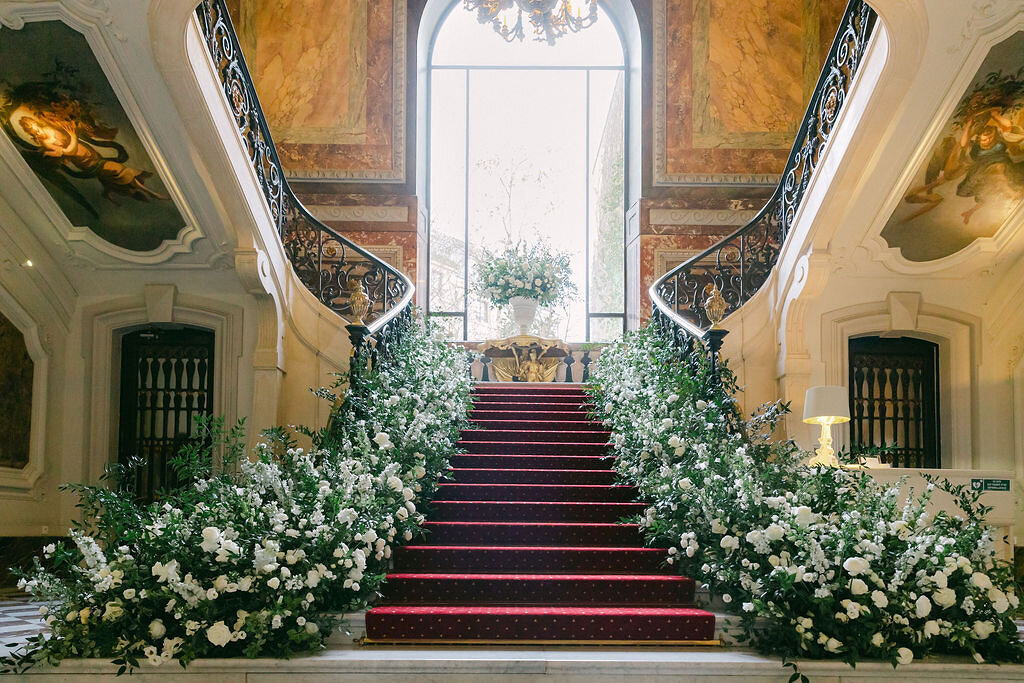 luxurious-wedding-floral-decoration-castle-style3