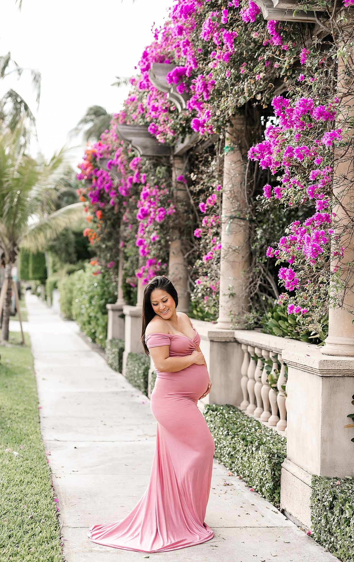 garden maternity photo shoot